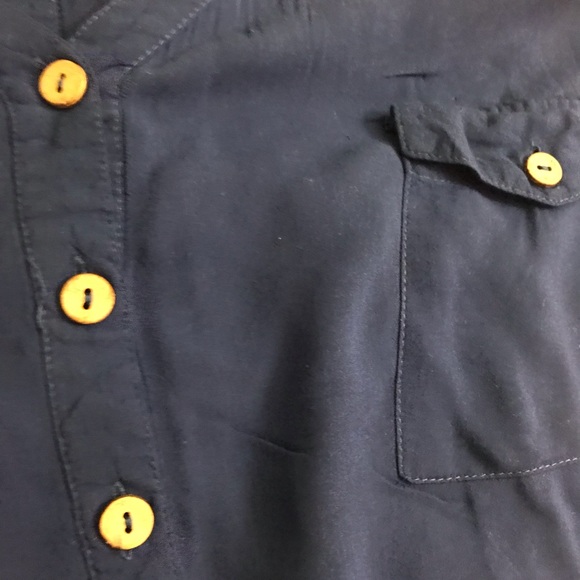 Blue crop top/loose fit with wood buttons - Picture 8 of 8